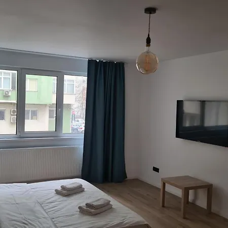 Ella * كونستانتا