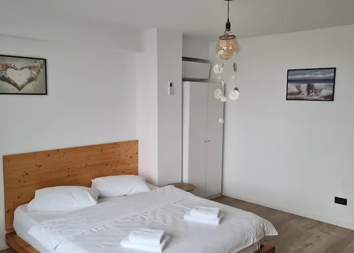 Ella كونستانتا